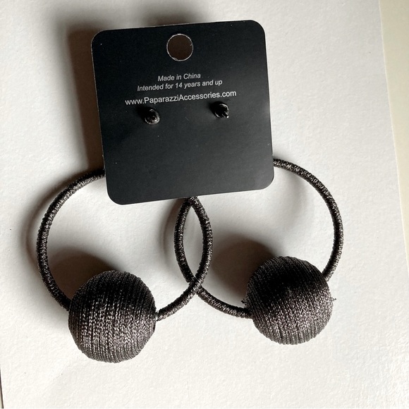 NWT Gunmetal Gray Dangle Hoop Earrings - Picture 2 of 9